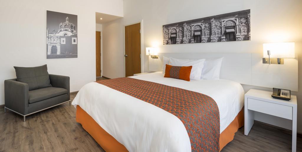 Camino Real Puebla Hotel & Suites Exteriér fotografie